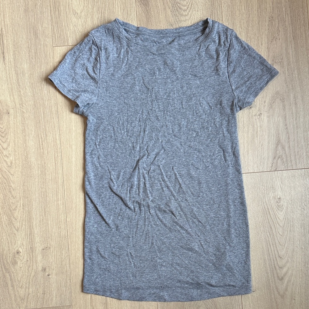 Isabel Maternity by Ingrid & Isabel Heather Gray Short Sleeve Tee